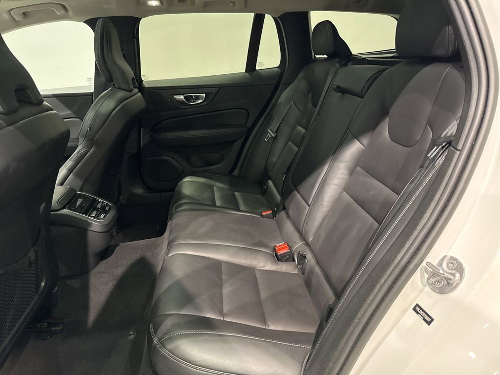 Used 2023 Volvo V60 B5 Cross Country Ultimate w/ Climate Package AWD/4WD image 28