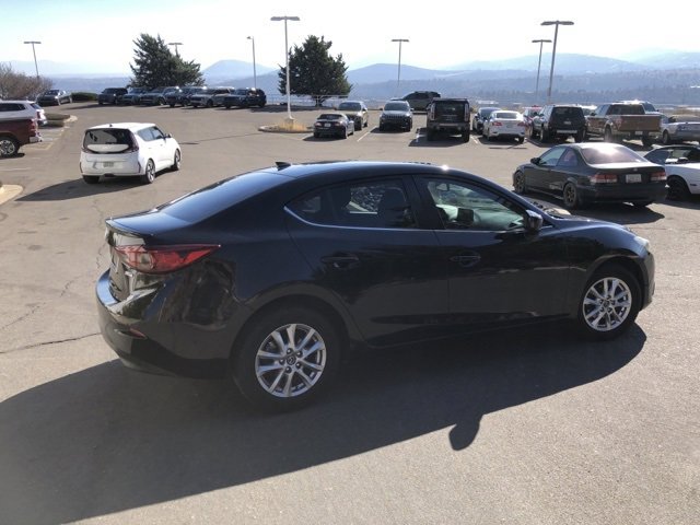 Used 2016 MAZDA MAZDA3 i Touring w/ Popular Equipment Package image 8