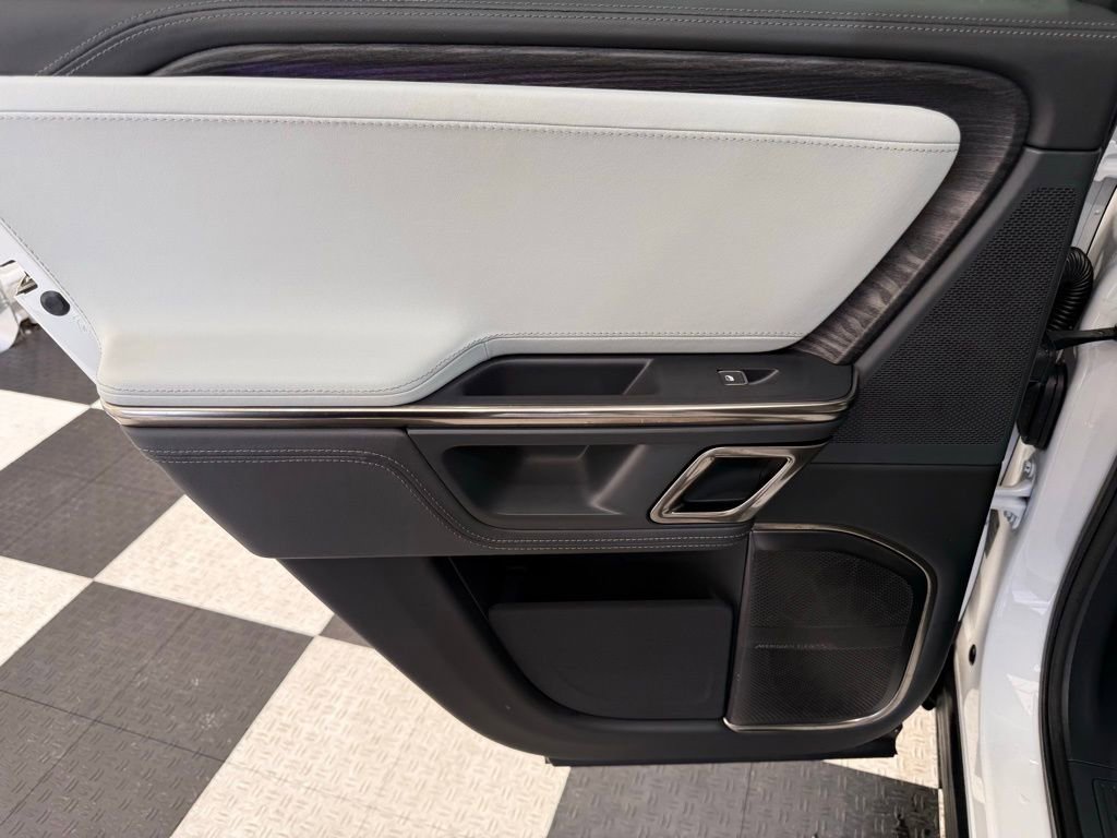 Used 2022 Rivian R1T Adventure image 17