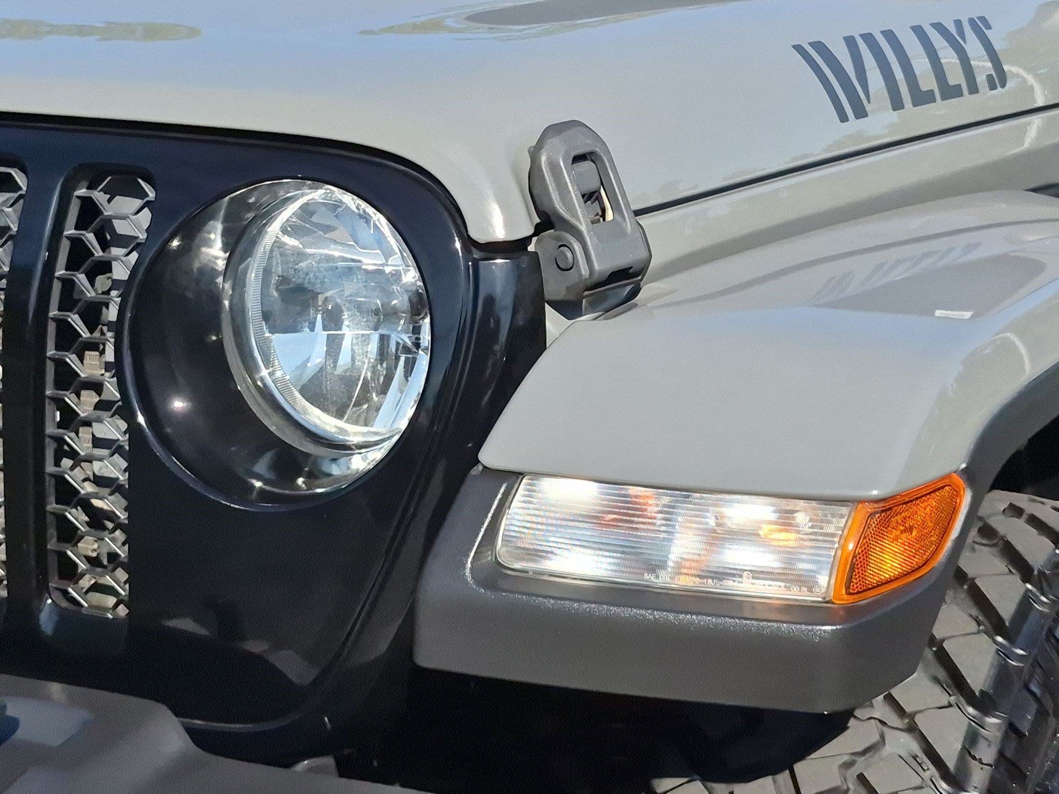 Used 2021 Jeep Gladiator Sport AWD/4WD image 6