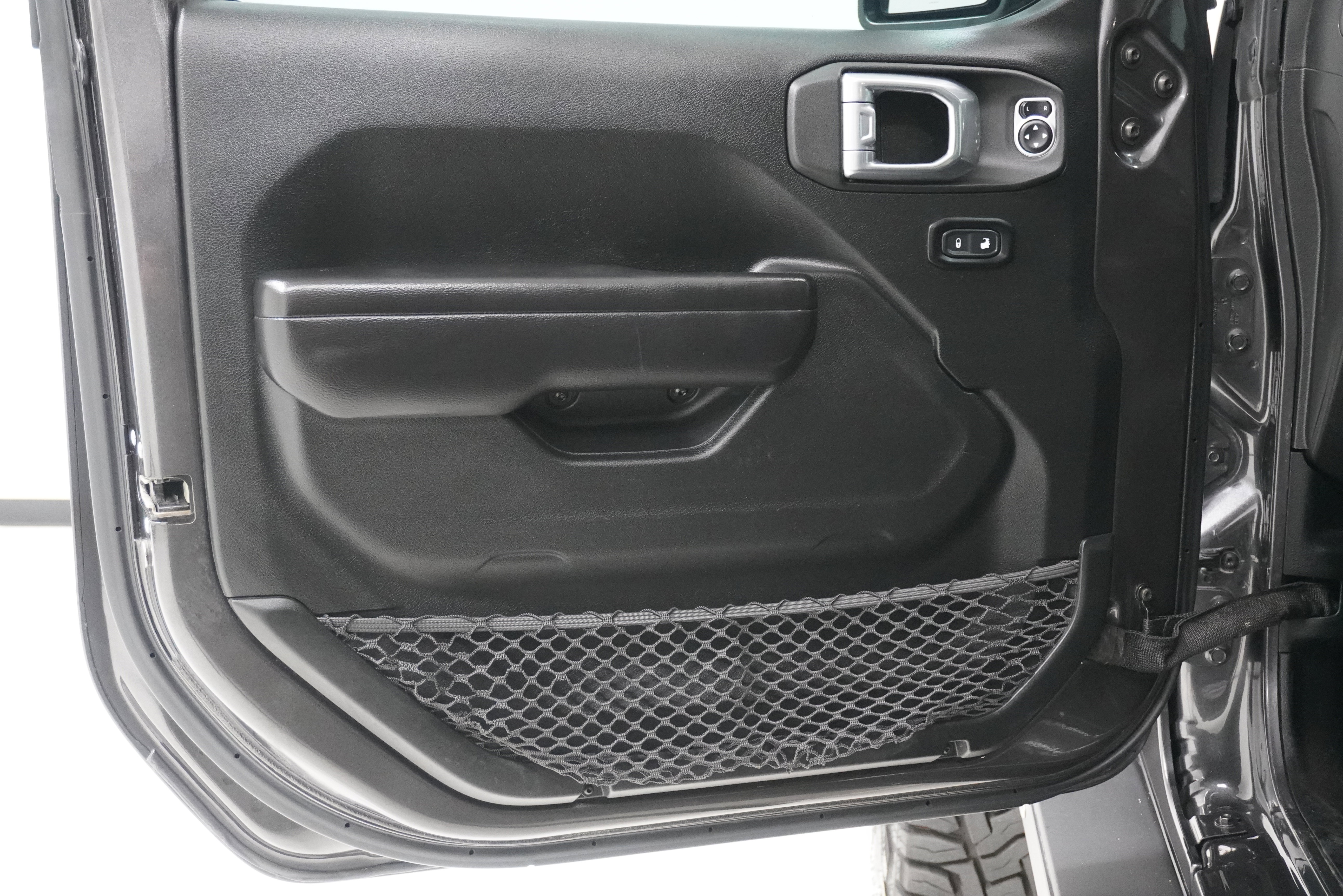 Used 2021 Jeep Gladiator Sport image 16