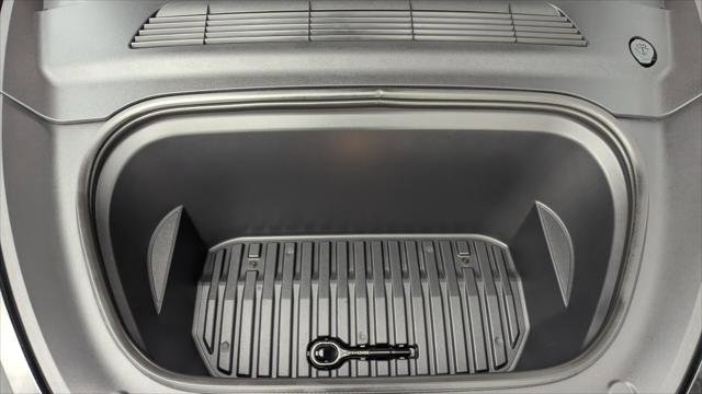 Used 2023 Tesla Model Y Long Range image 30