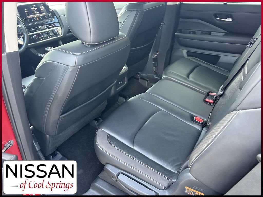Used 2023 Nissan Pathfinder SL AWD/4WD image 20