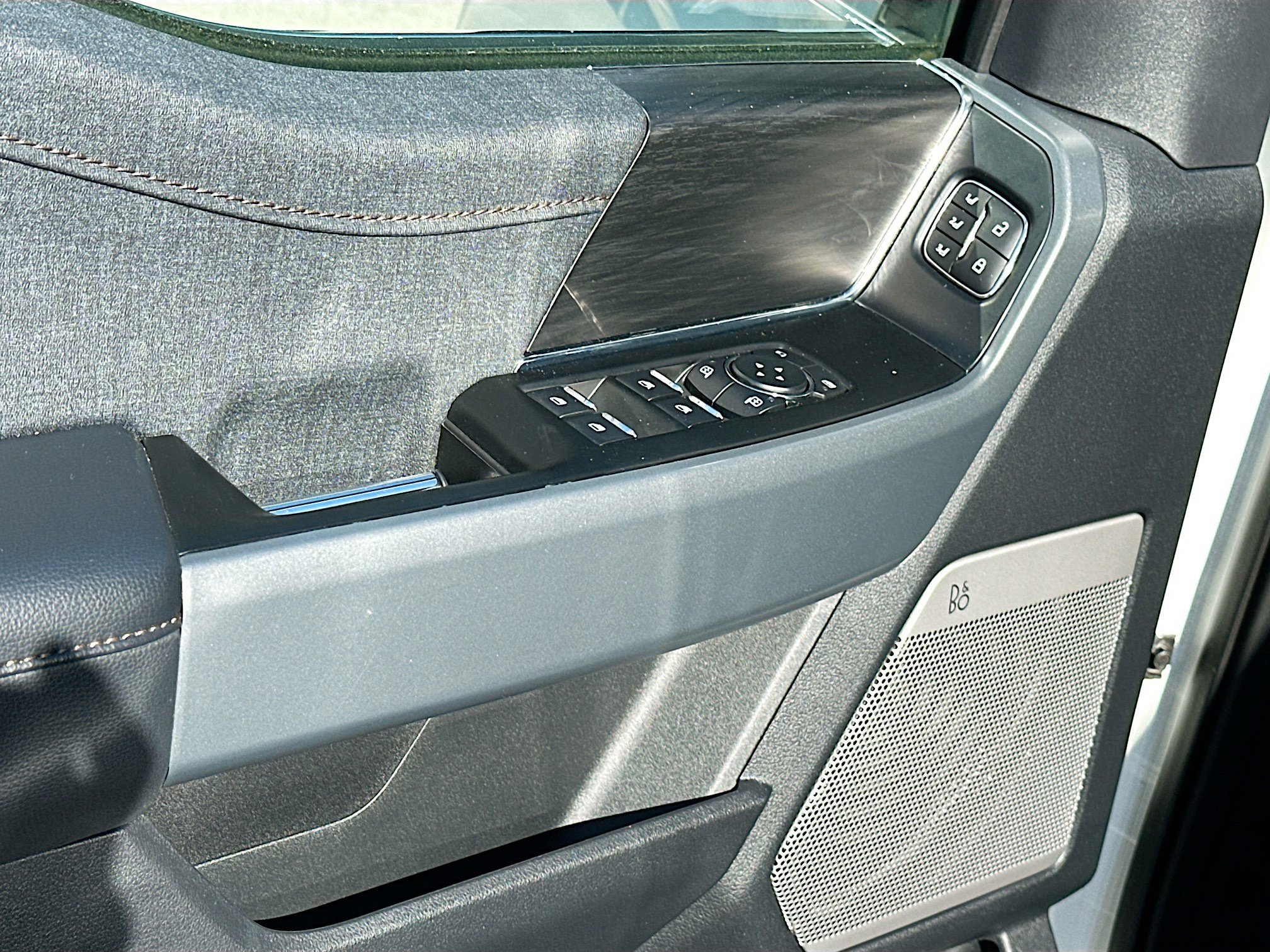 Used 2024 Ford F150 Lariat w/ FX4 Off-Road Package image 18