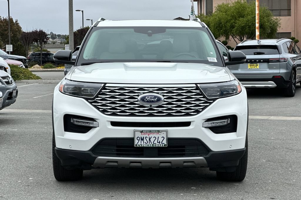 Certified 2023 Ford Explorer Platinum w/ Technology Package AWD/4WD image 9