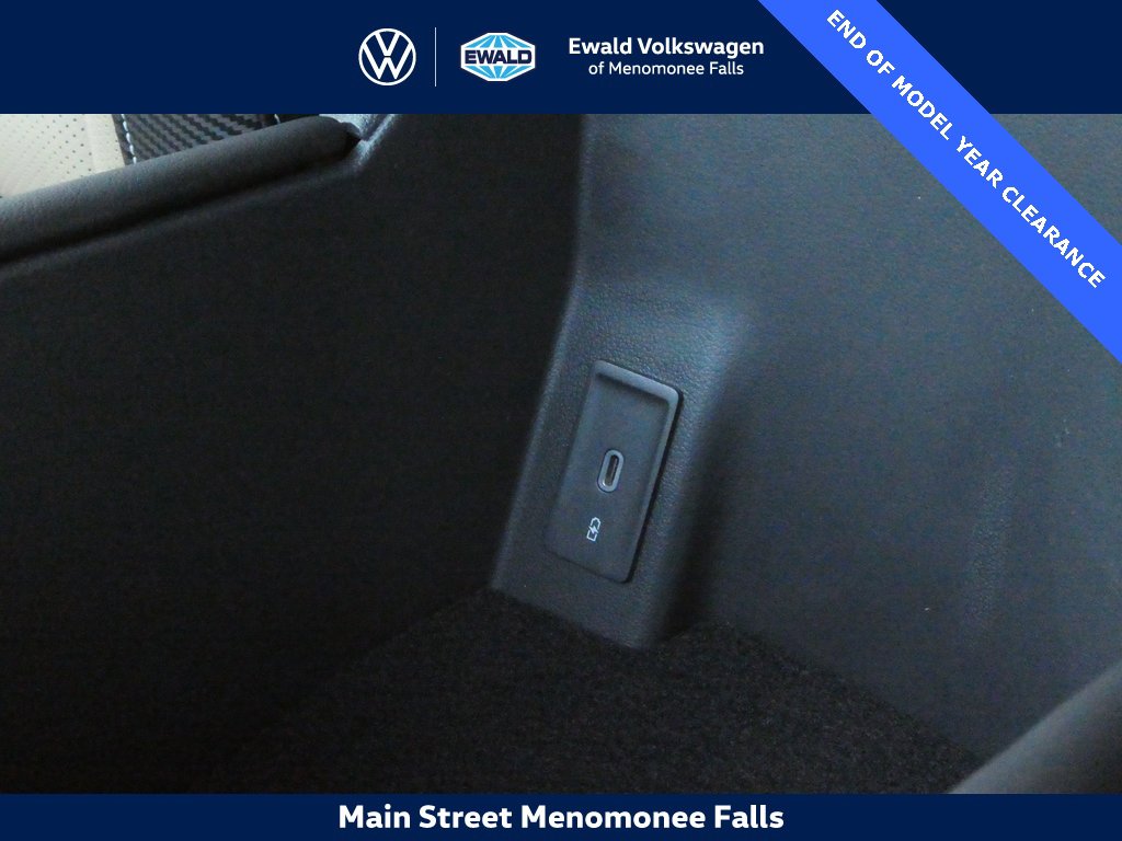 New 2025 Volkswagen Atlas Cross Sport SE image 17