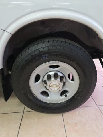 Used 2020 Chevrolet Express 3500 Extended w/ Driver Convenience Package RWD image 16