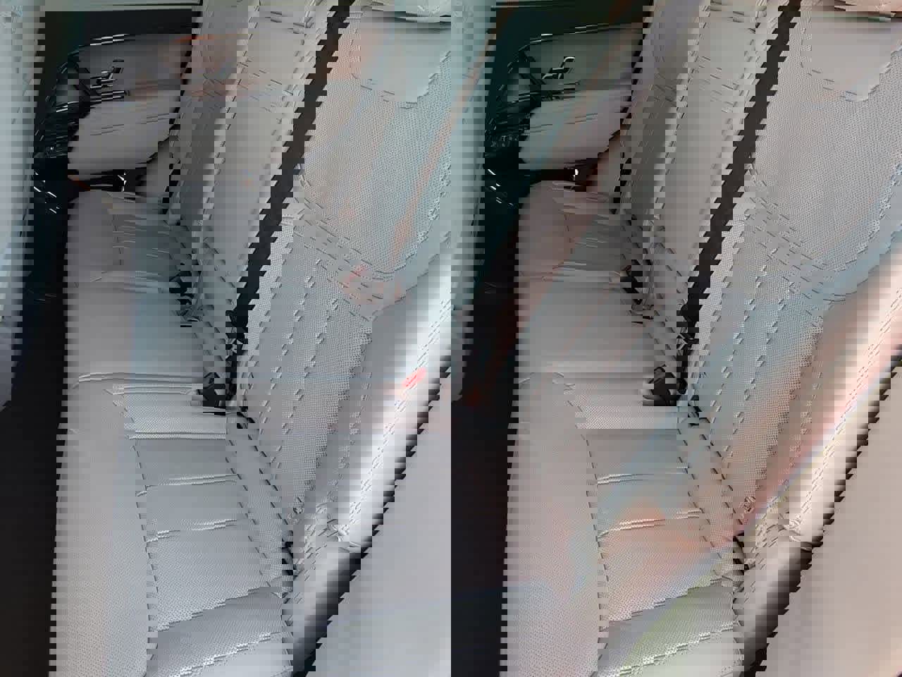 Used 2023 Land Rover Range Rover Sport SE image 18