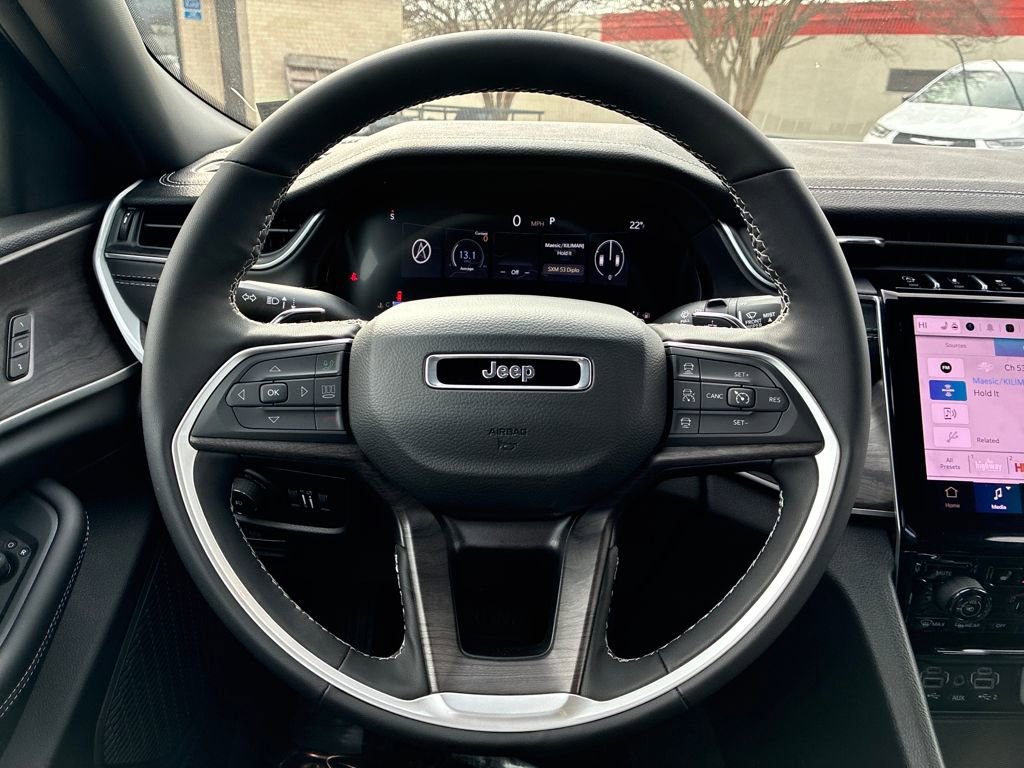 New 2025 Jeep Grand Cherokee Limited w/ Luxury Tech Group II image 15