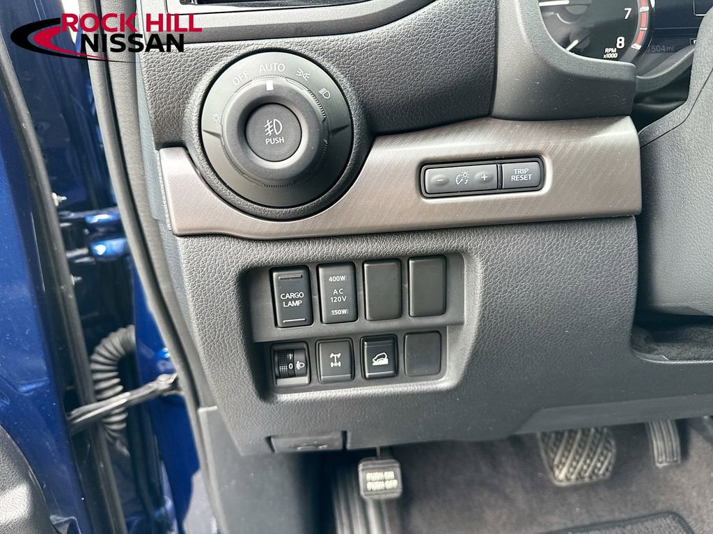 Used 2021 Nissan Titan PRO-4X w/ Pro-4x Convenience Package image 9