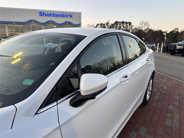 Used 2020 Ford Fusion SE image 5