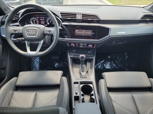 Certified 2025 Audi Q3 2.0T Premium w/ Convenience Package AWD/4WD image 2