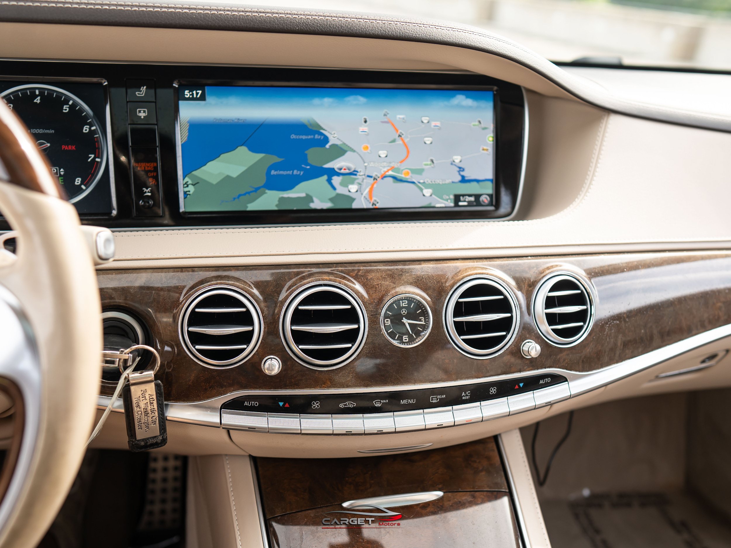 Used 2017 Mercedes-Benz S 550 4MATIC Sedan image 31