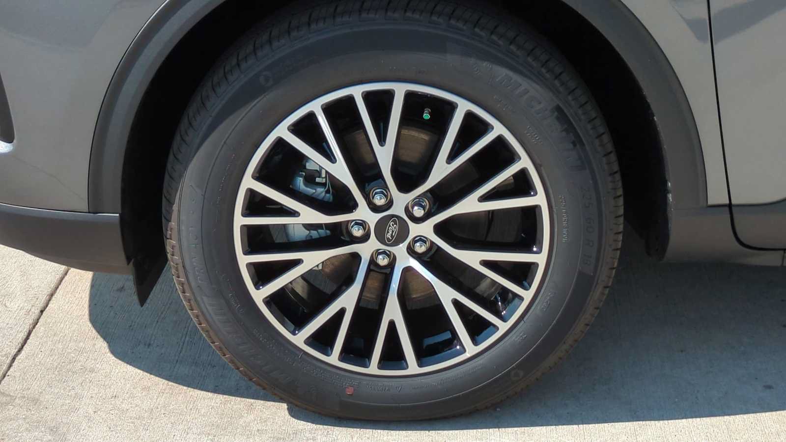 New 2025 Ford Escape SE FWD image 11