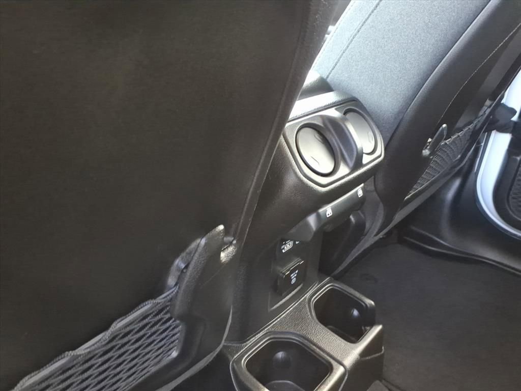 Used 2025 Jeep Wrangler Unlimited Rubicon image 11