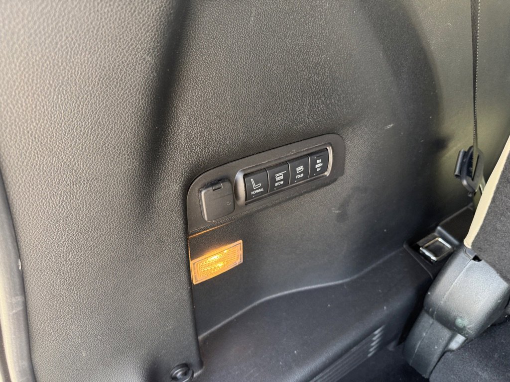 Used 2018 Ford Explorer Platinum AWD/4WD image 45