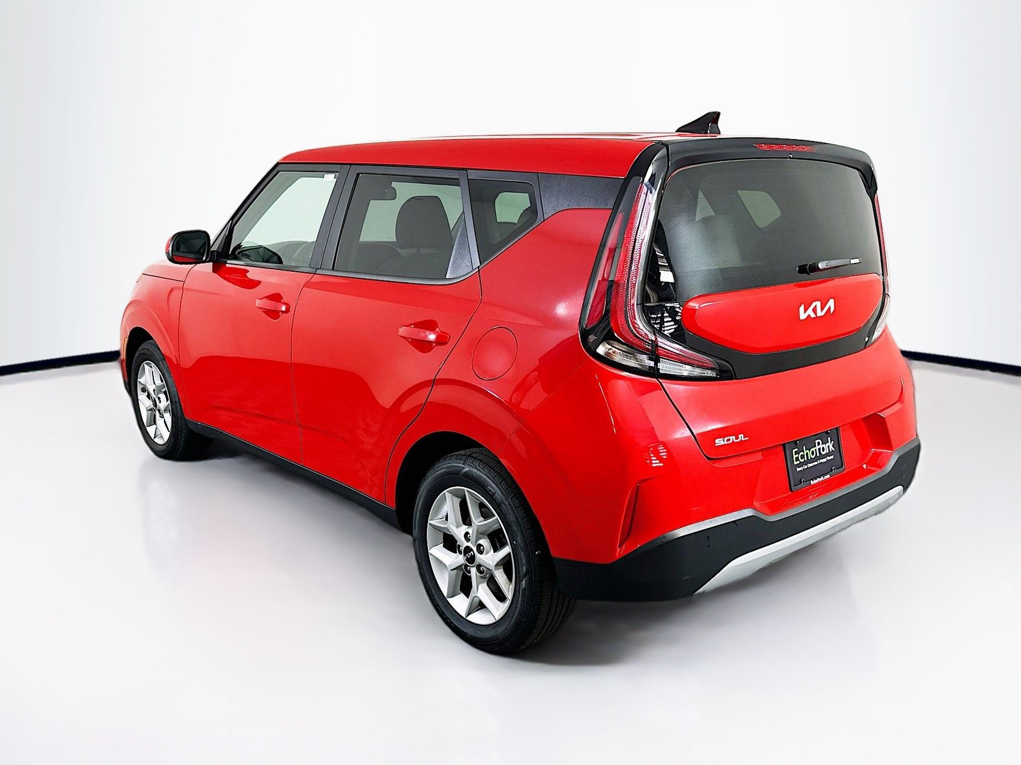 Used 2025 Kia Soul LX w/ LX Technology Package FWD image 5