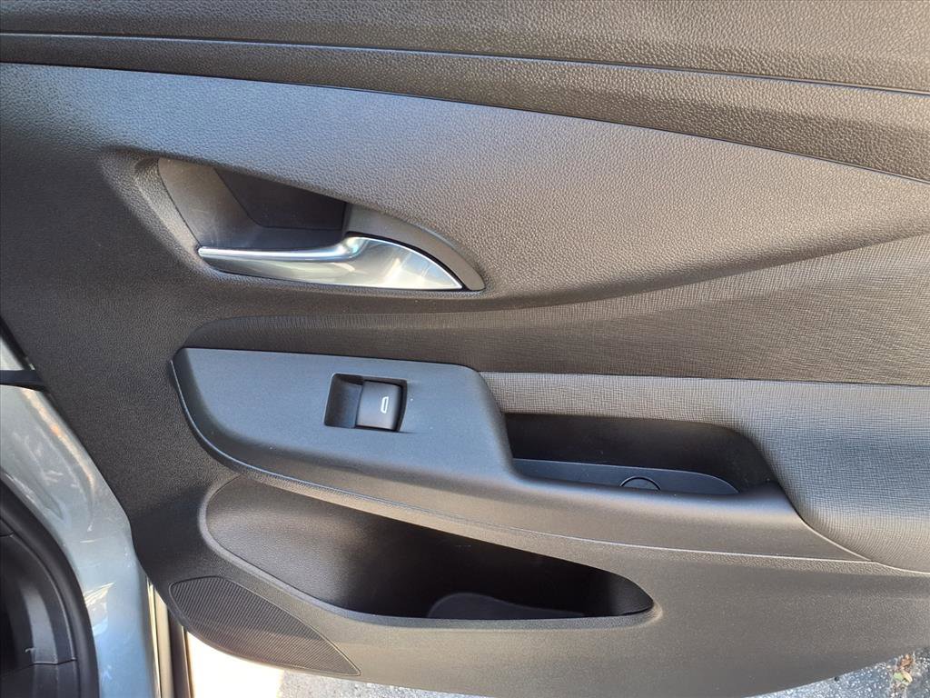 Used 2024 Buick Envista Preferred image 7