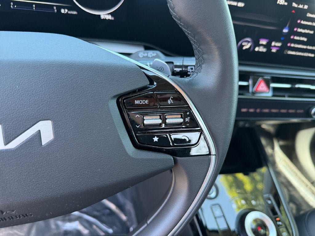 Used 2025 Kia Niro Wind FWD image 17