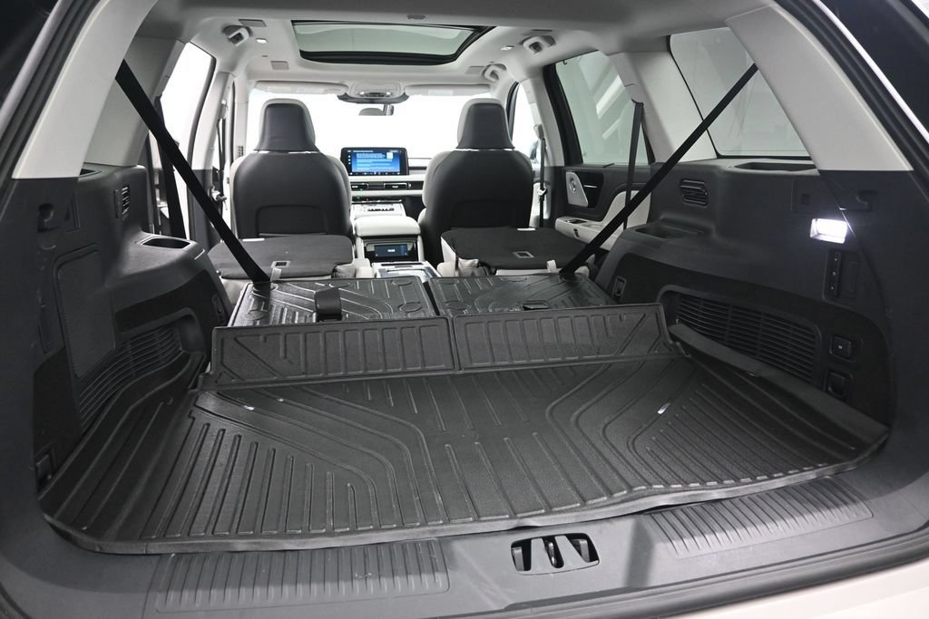 Used 2025 Lincoln Aviator Reserve w/ Equipment Group 201A AWD/4WD image 29