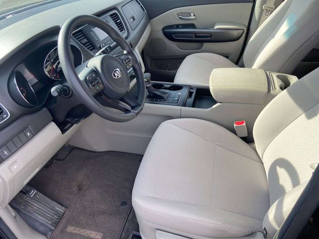 Used 2018 Kia Sedona L image 6