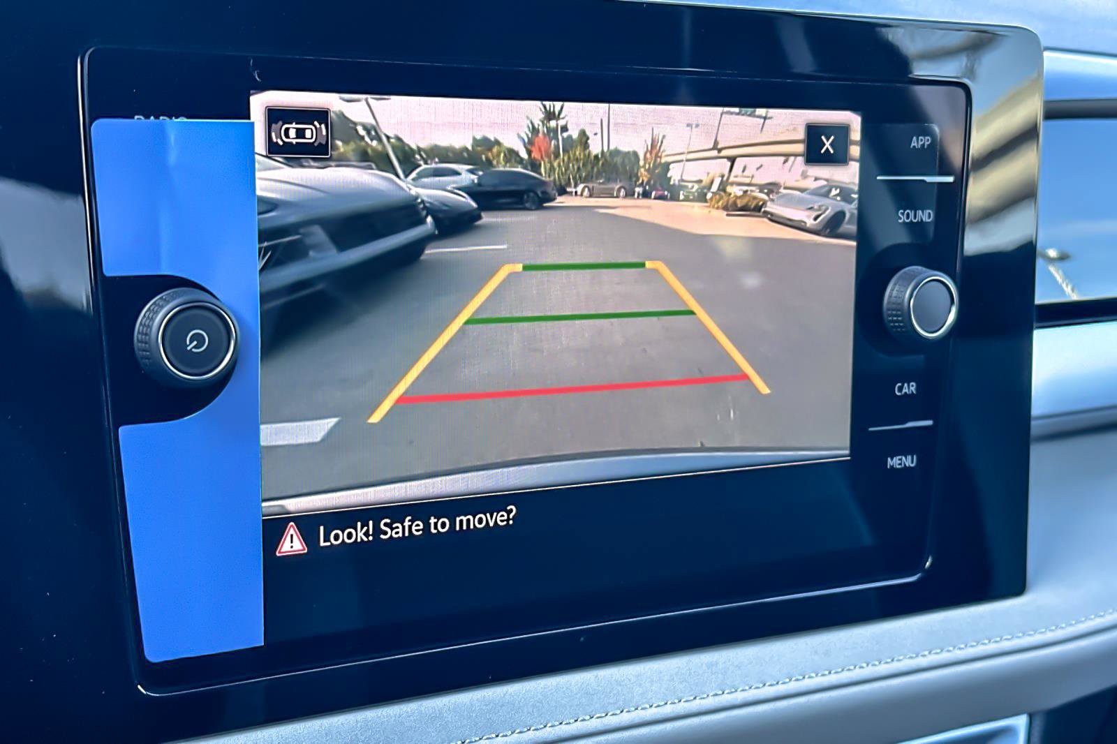 New 2026 Volkswagen Taos SE image 18