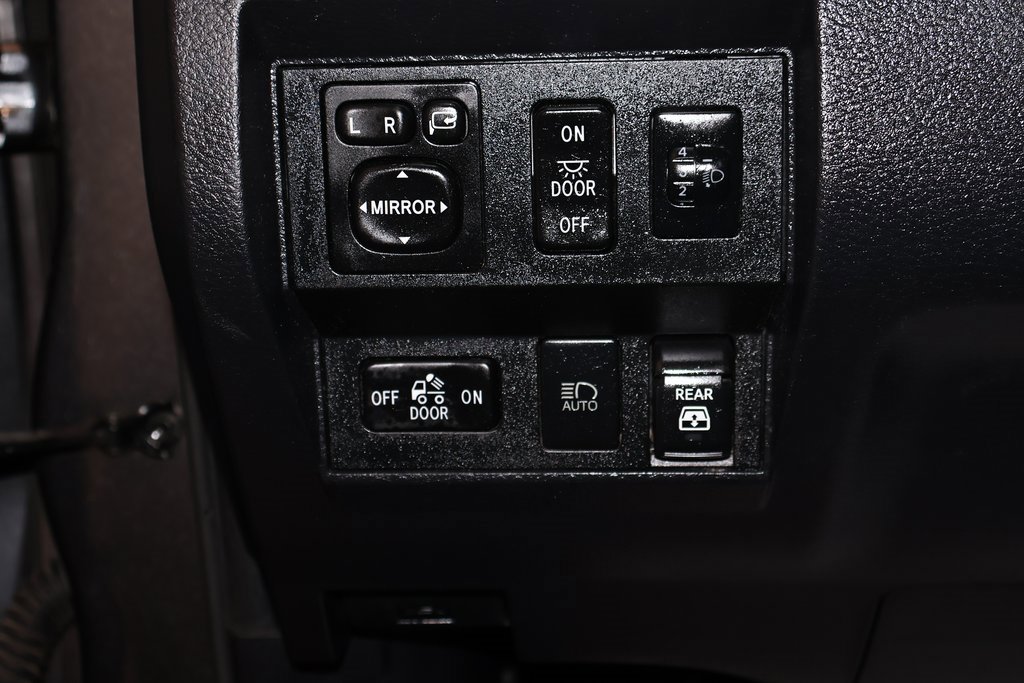 Used 2021 Toyota Tundra Platinum image 28