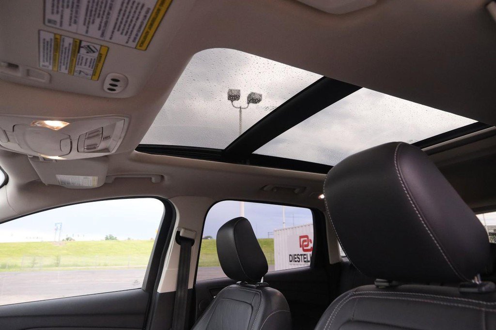 Used 2018 Ford Escape Titanium w/ Ford Safe & Smart Package AWD/4WD image 9