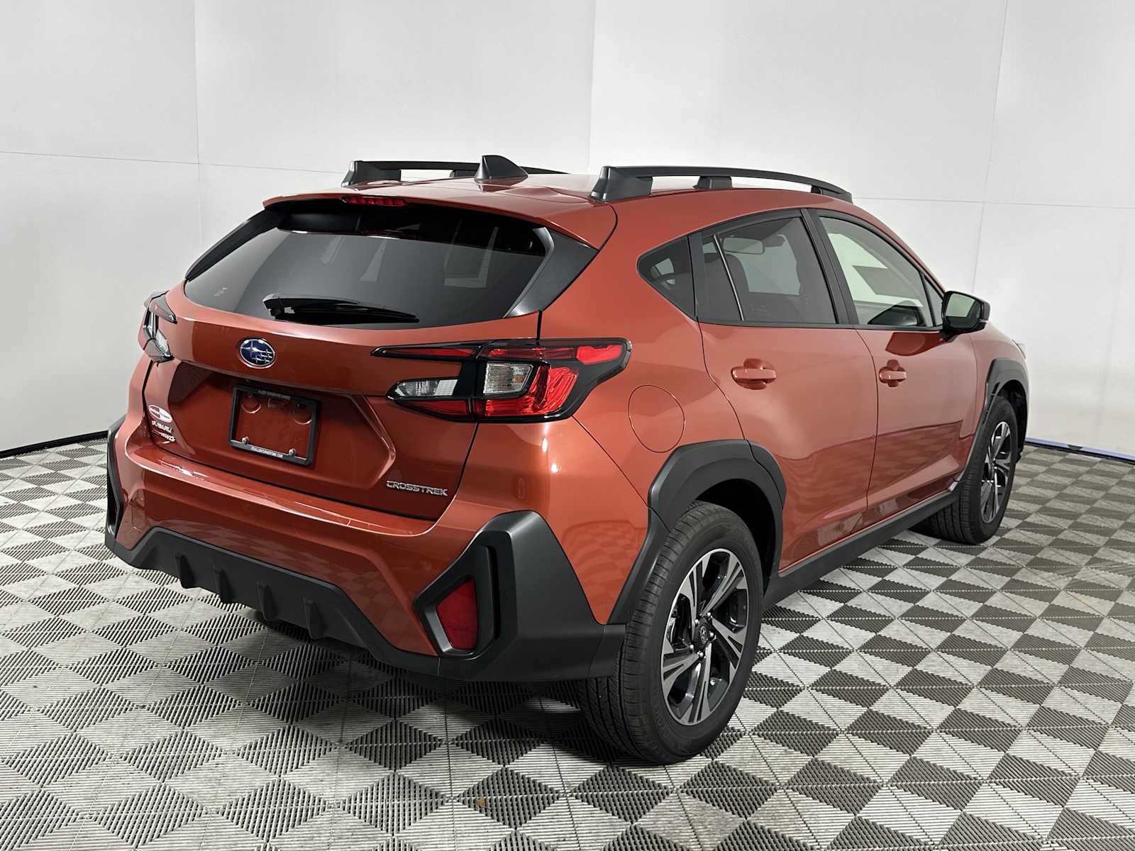 Used 2024 Subaru Crosstrek 2.0i Premium AWD/4WD image 8