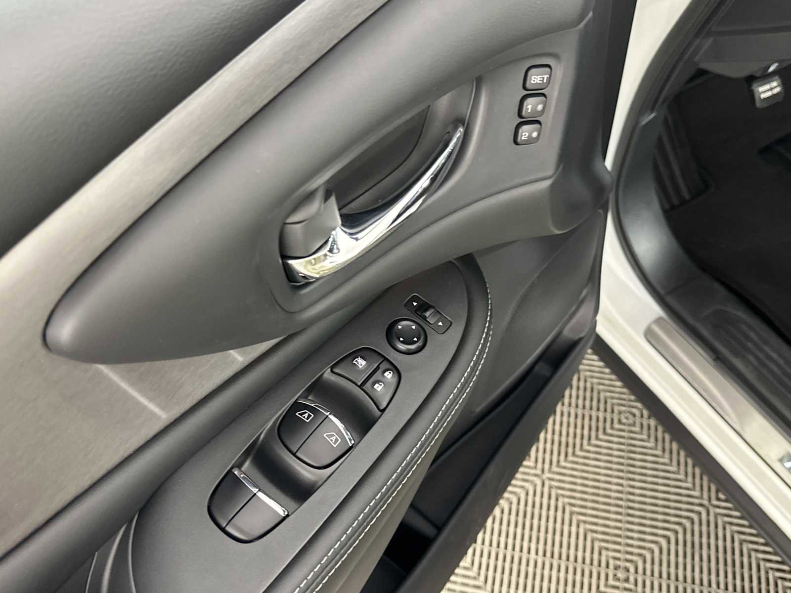 Used 2022 Nissan Murano SL FWD image 17