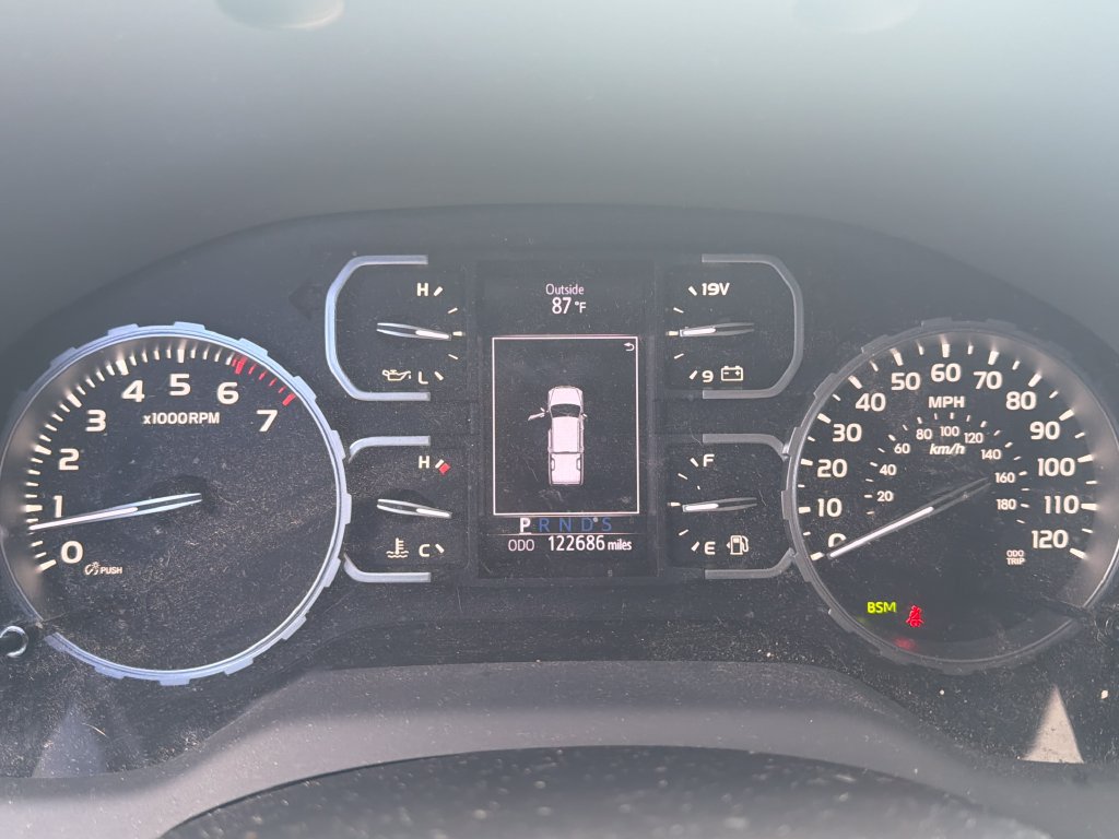 Used 2019 Toyota Tundra SR5 w/ Convenience Package AWD/4WD image 22