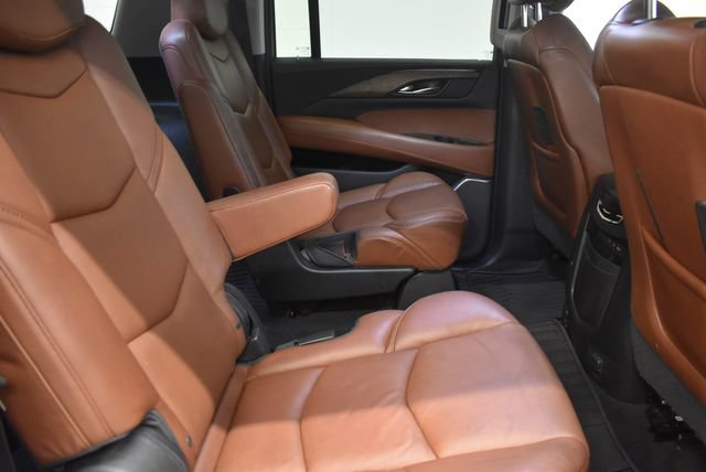 Used 2017 Cadillac Escalade ESV Premium Luxury AWD/4WD image 17