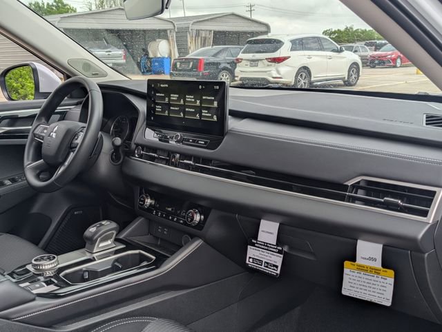 New 2026 Mitsubishi Outlander ES FWD image 27