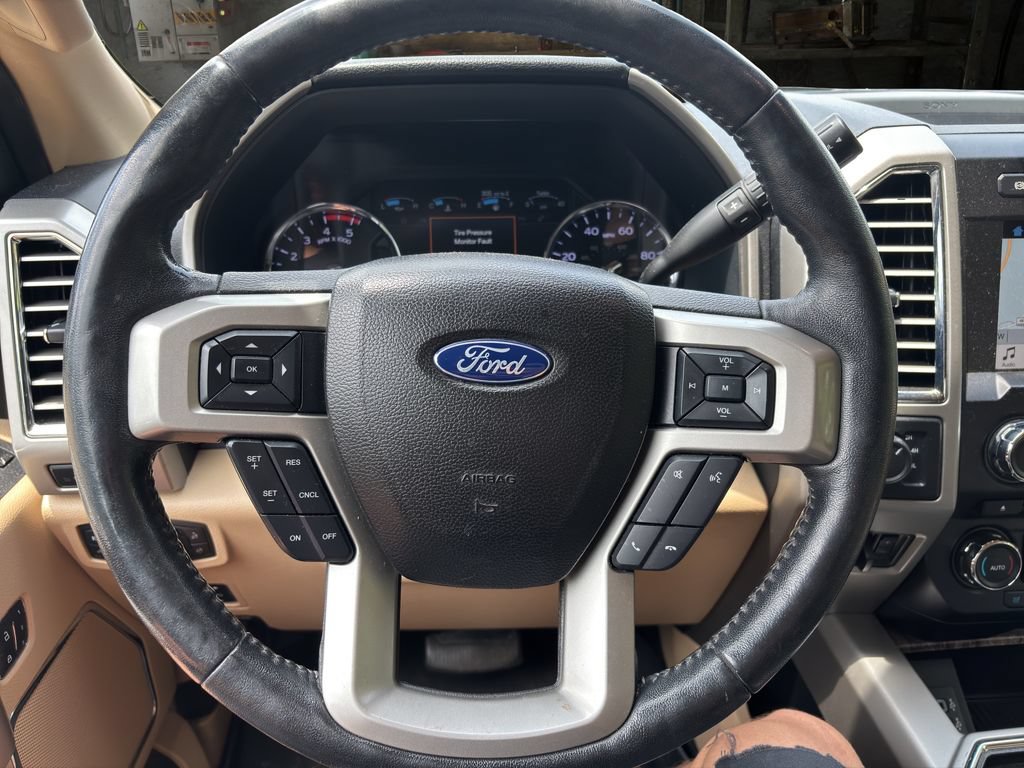 Used 2017 Ford F250 Lariat w/ Lariat Ultimate Package AWD/4WD image 20