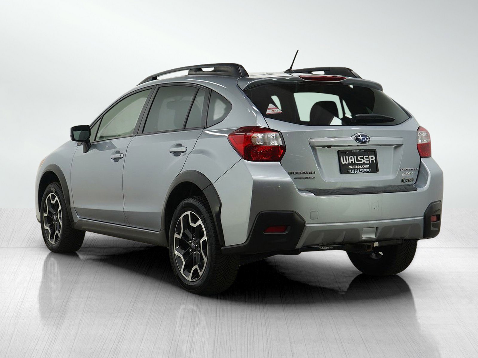 Used 2016 Subaru Crosstrek 2.0i Premium image 3
