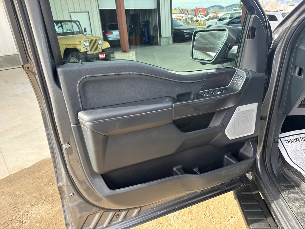 Used 2025 Ford F150 Lariat w/ Equipment Group 502A High image 19