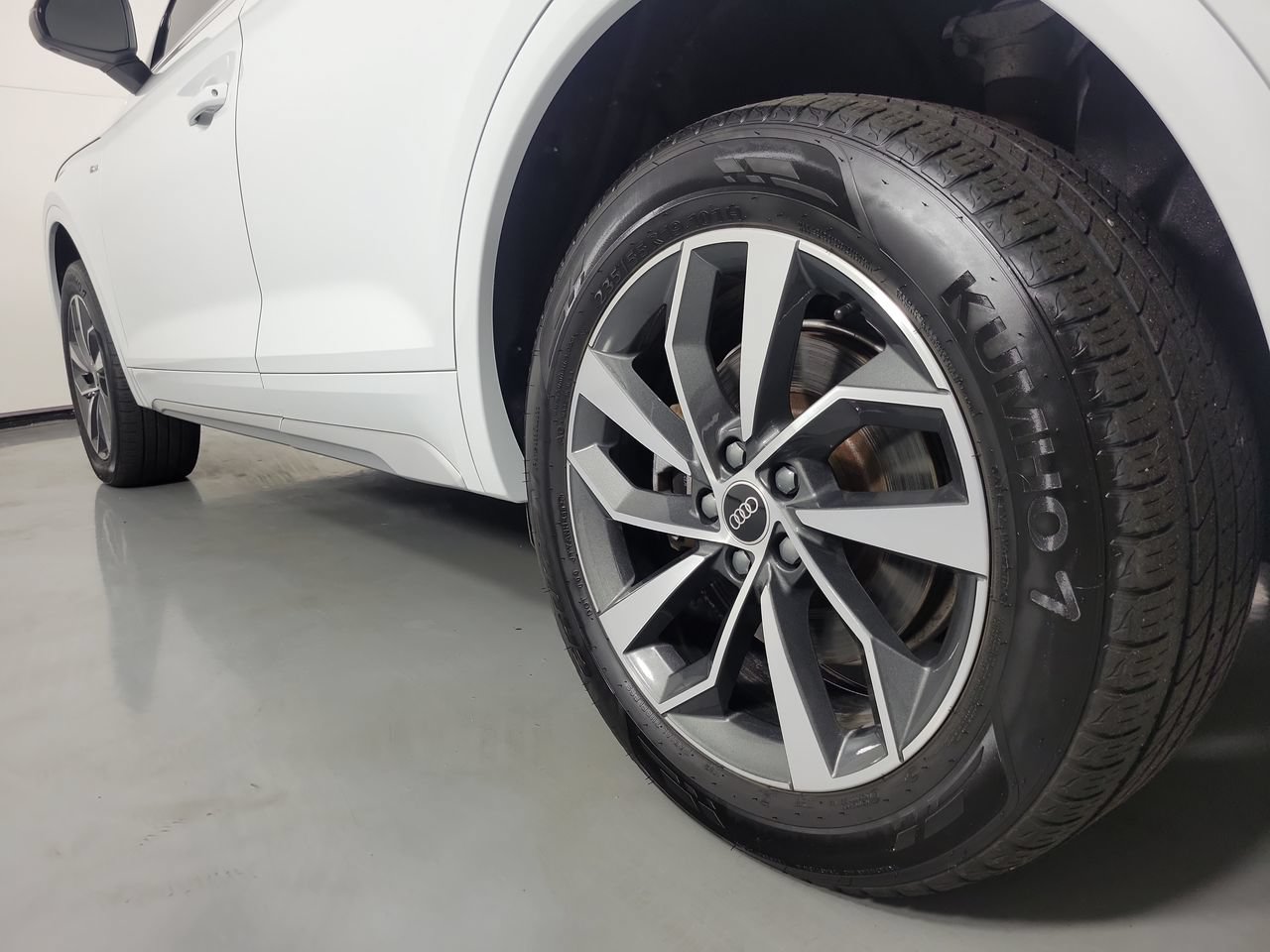 Used 2024 Audi Q5 2.0T Premium Plus w/ Premium Plus Package AWD/4WD image 8