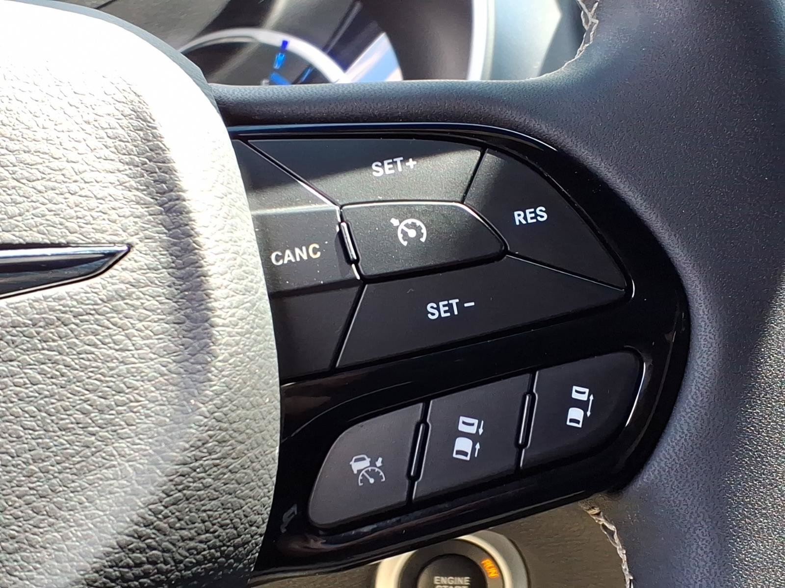 Used 2022 Chrysler Pacifica Touring-L w/ S Appearance Package FWD image 24