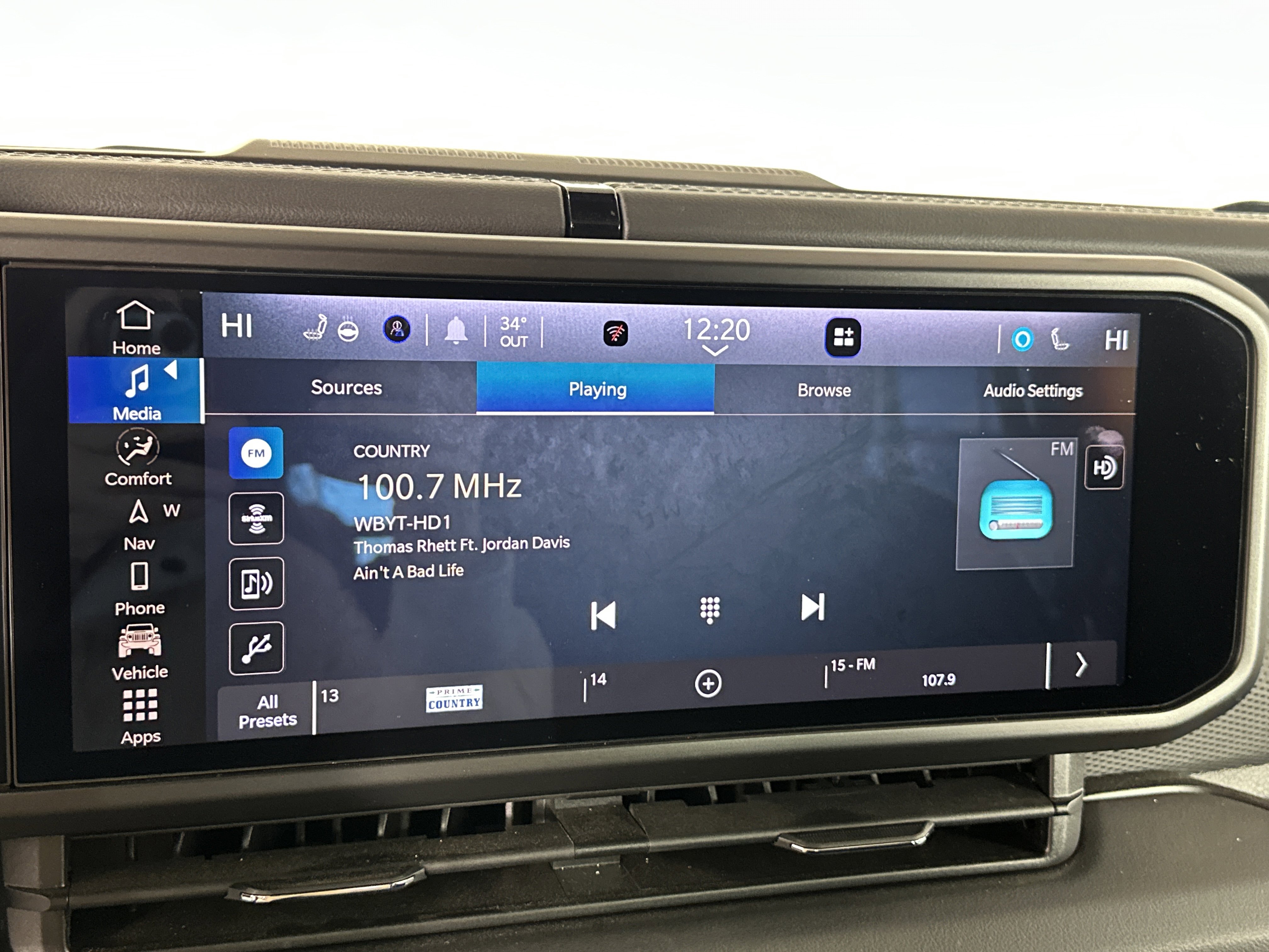 Used 2024 Jeep Wrangler Unlimited Rubicon w/ Technology Group image 19