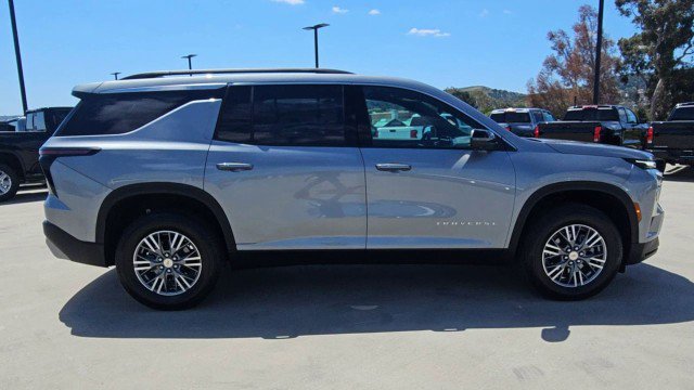 Used 2026 Chevrolet Traverse LT w/ Driver Confidence Package FWD image 9