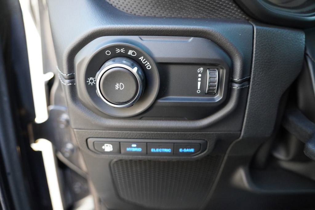 Certified 2025 Jeep Wrangler Unlimited Rubicon 4xe w/ Safety Group image 22