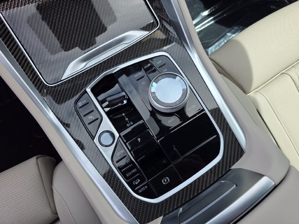 New 2027 BMW X6 M60i AWD/4WD image 15