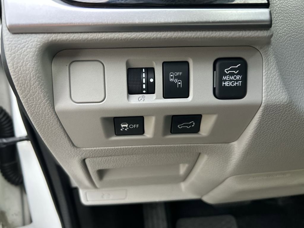 Used 2017 Subaru Forester 2.5i Limited AWD/4WD image 17