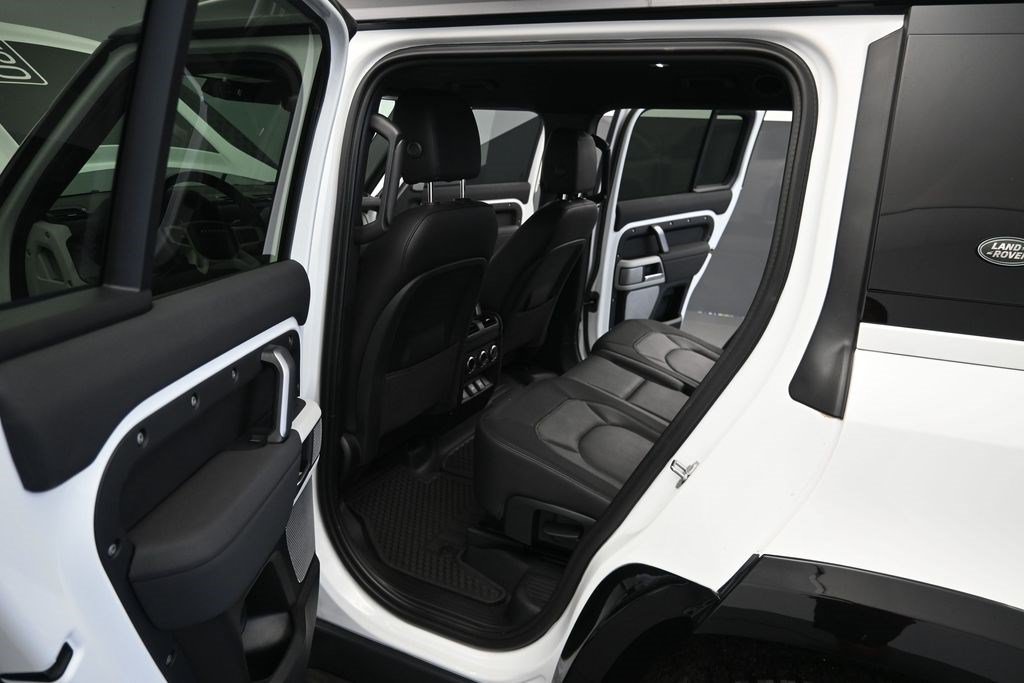 Used 2023 Land Rover Defender 130 X-Dynamic SE AWD/4WD image 10