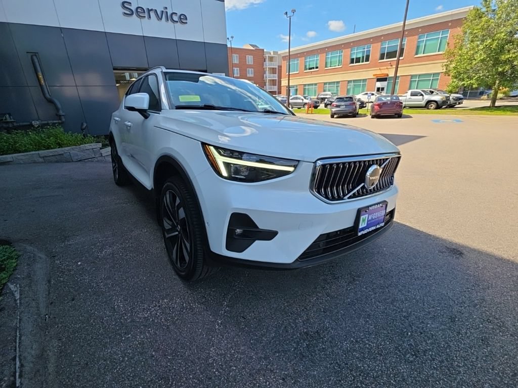 Used 2024 Volvo XC40 B5 Ultimate w/ Climate Package AWD/4WD image 10