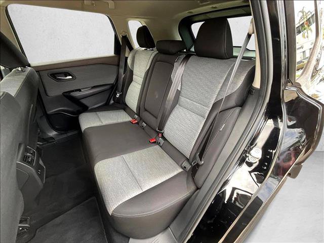 Used 2023 Nissan Rogue SV FWD image 24