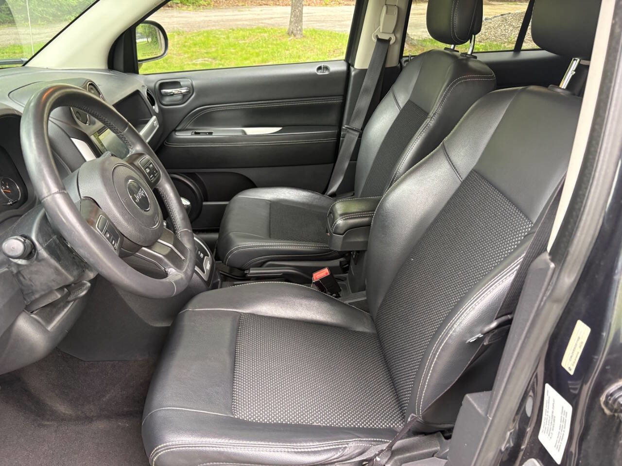 Used 2014 Jeep Compass Latitude w/ Sun/Sound Group AWD/4WD image 15