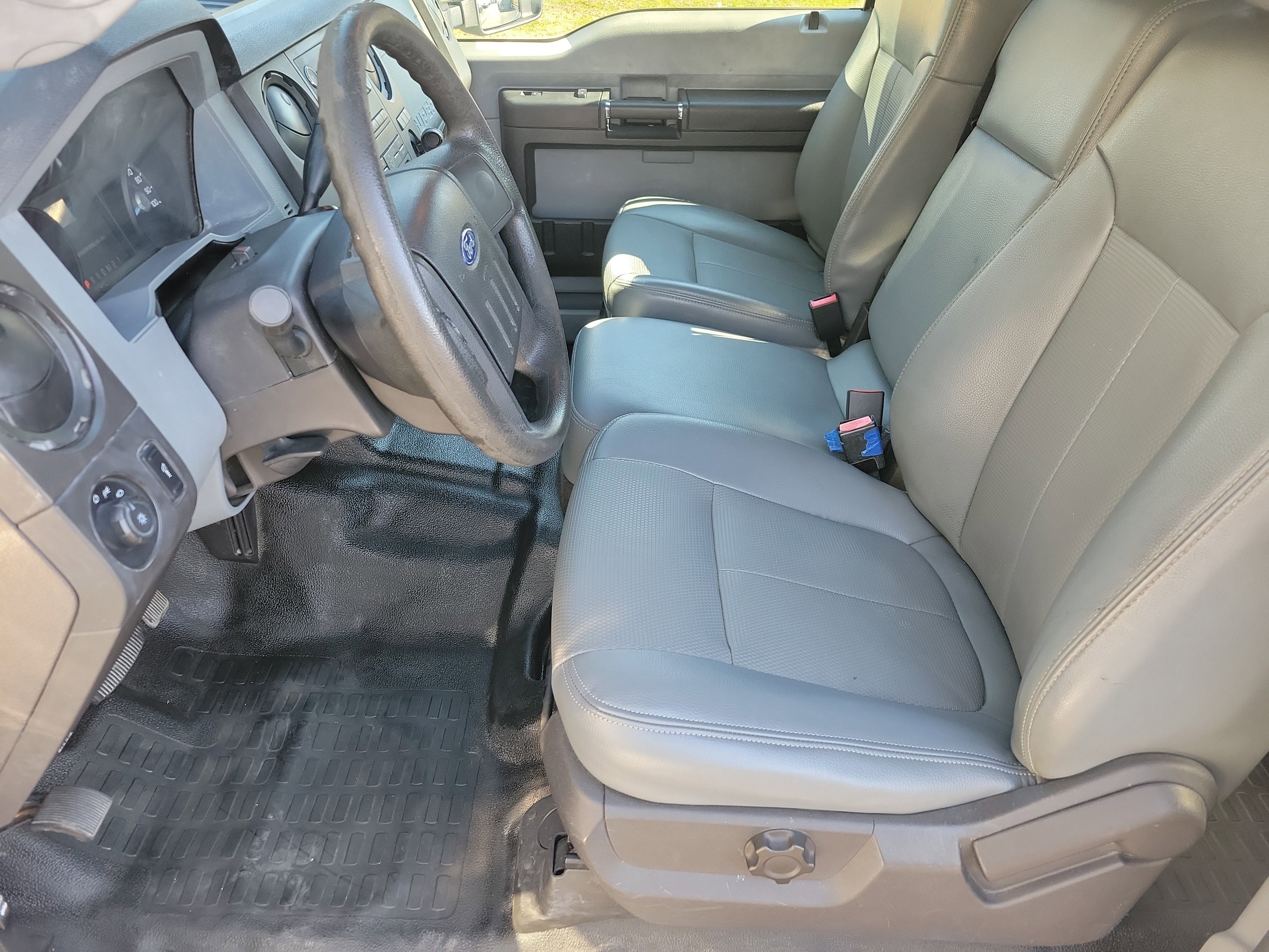 Used 2013 Ford F250 XL w/ PWR Equipment Group image 4