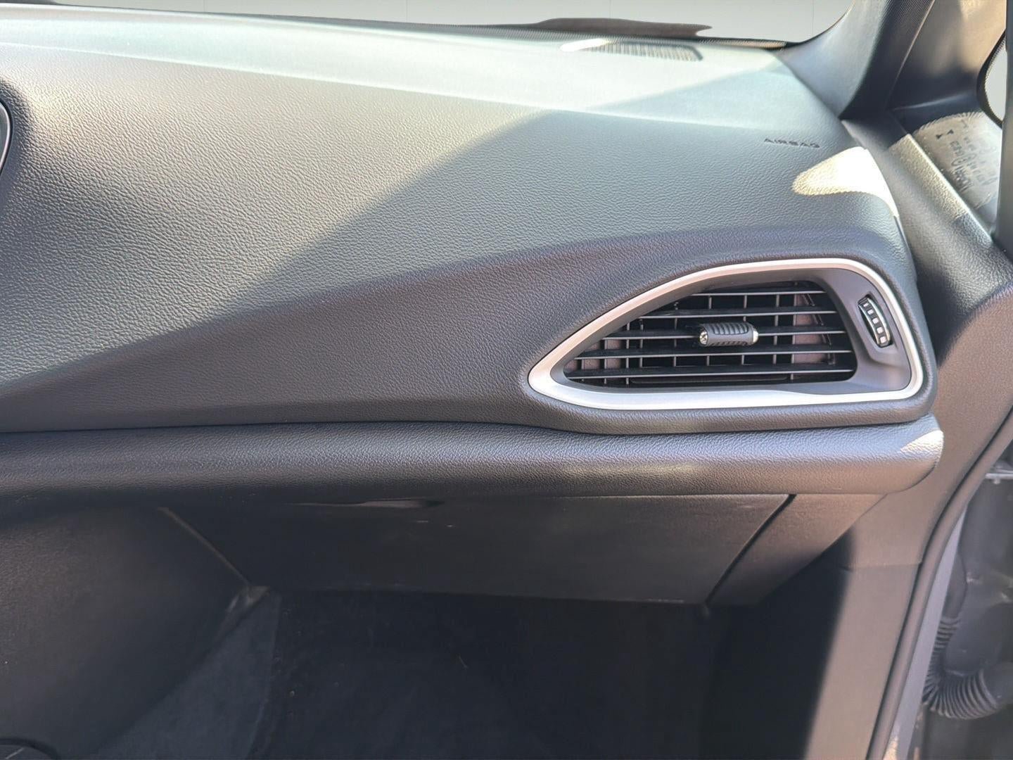 Used 2025 Chrysler Pacifica Select FWD image 42