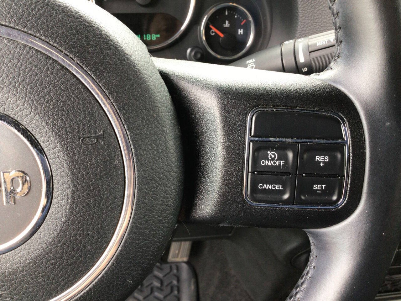 Used 2015 Jeep Wrangler Sport w/ Quick Order Package 24S AWD/4WD image 16